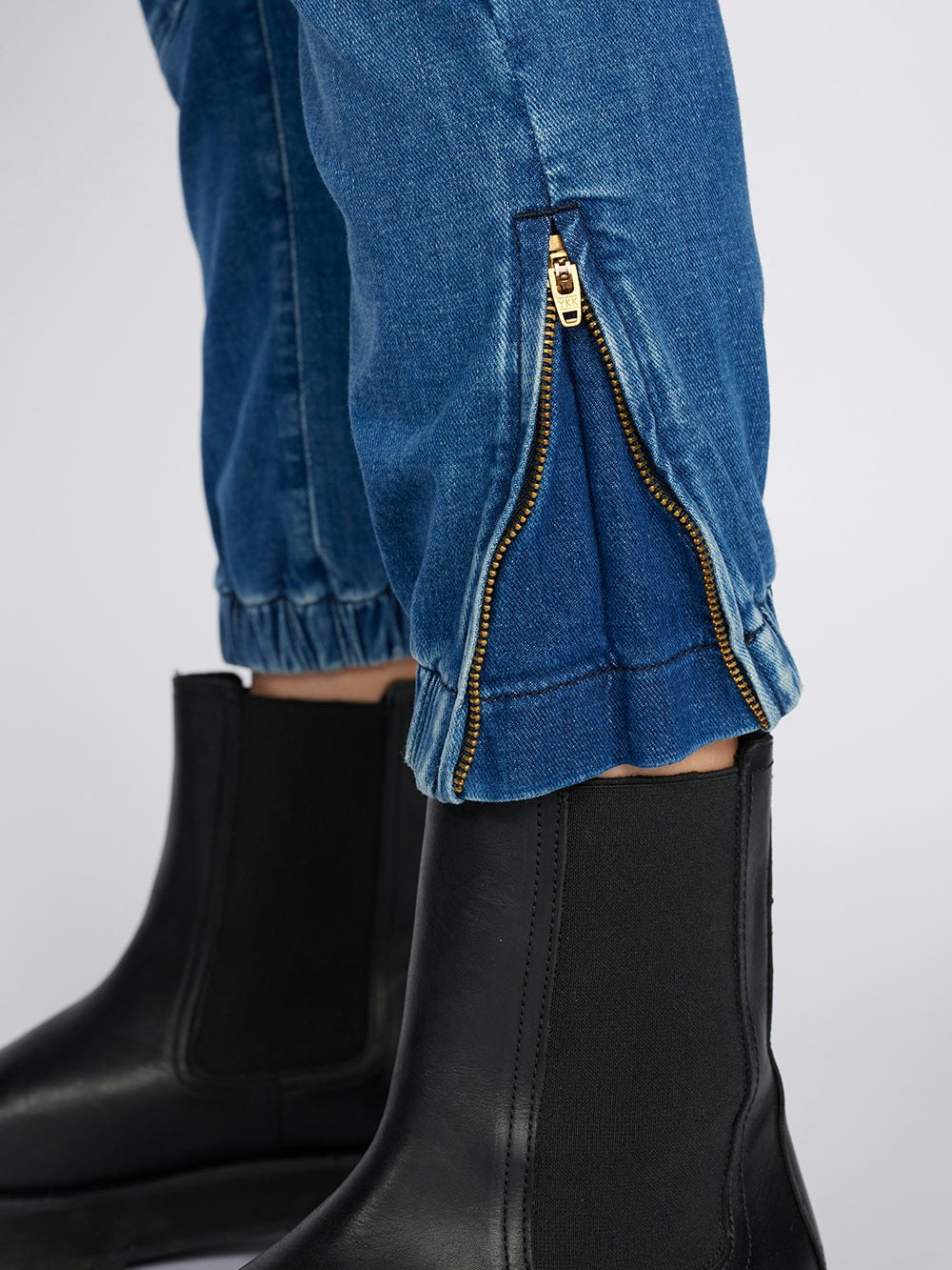 jean bottom view alt:fit